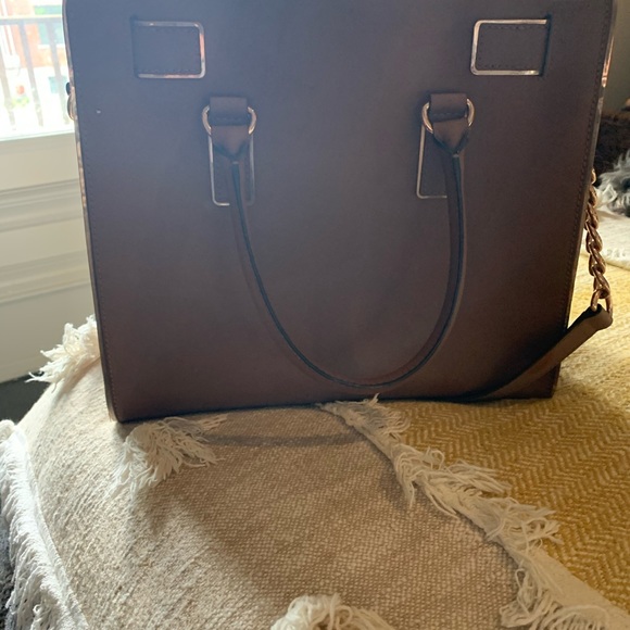 Michael Kors Large Tote Bag - Picture 2 of 4